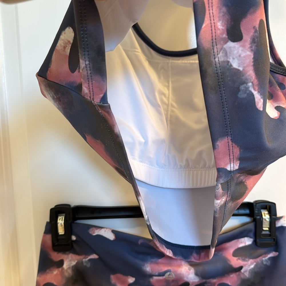 Activewear Set - Picture 10 of 10